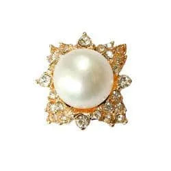 Shoe charm brooch - Square diamonds on gold with standing pearl