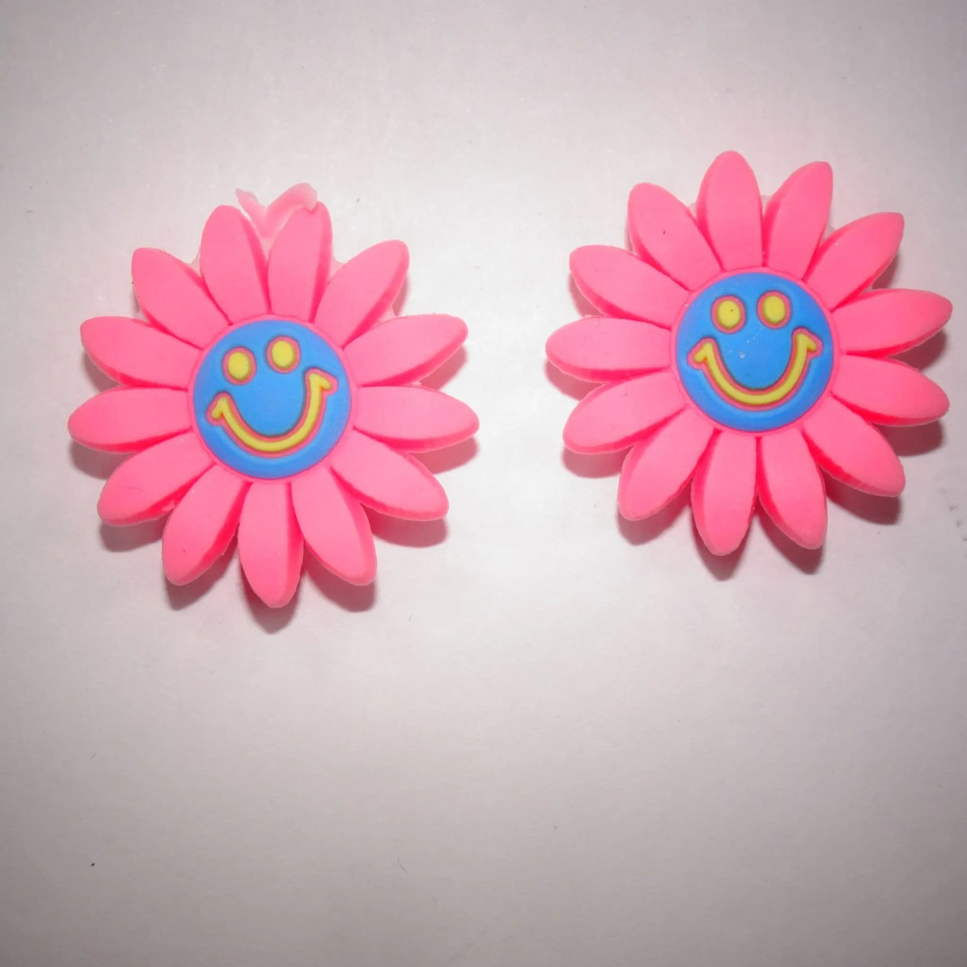 2 Pink/blue smiley shoe charm BC