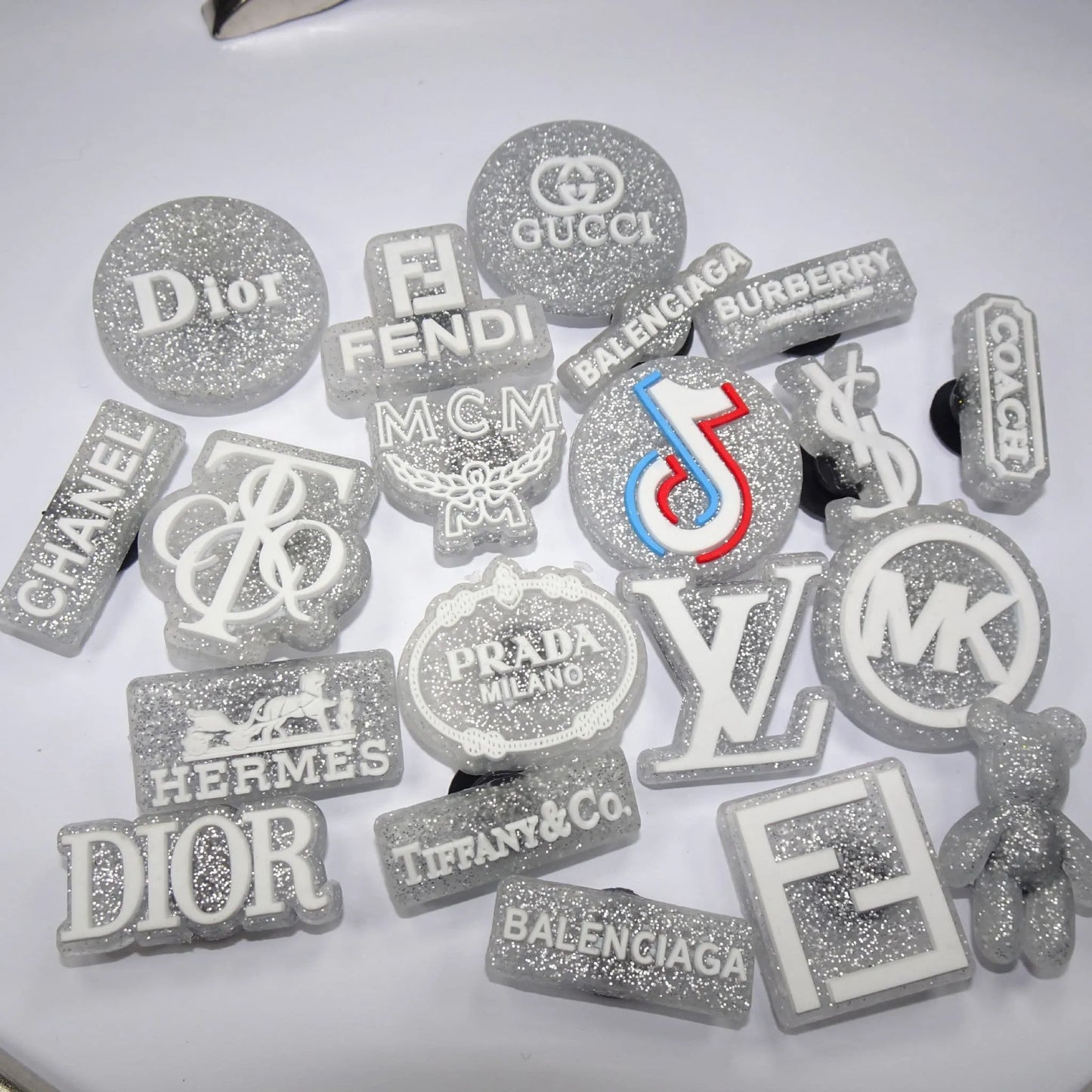 20 Assorted Speckled Silver Brand Logo'S Shoe Charm