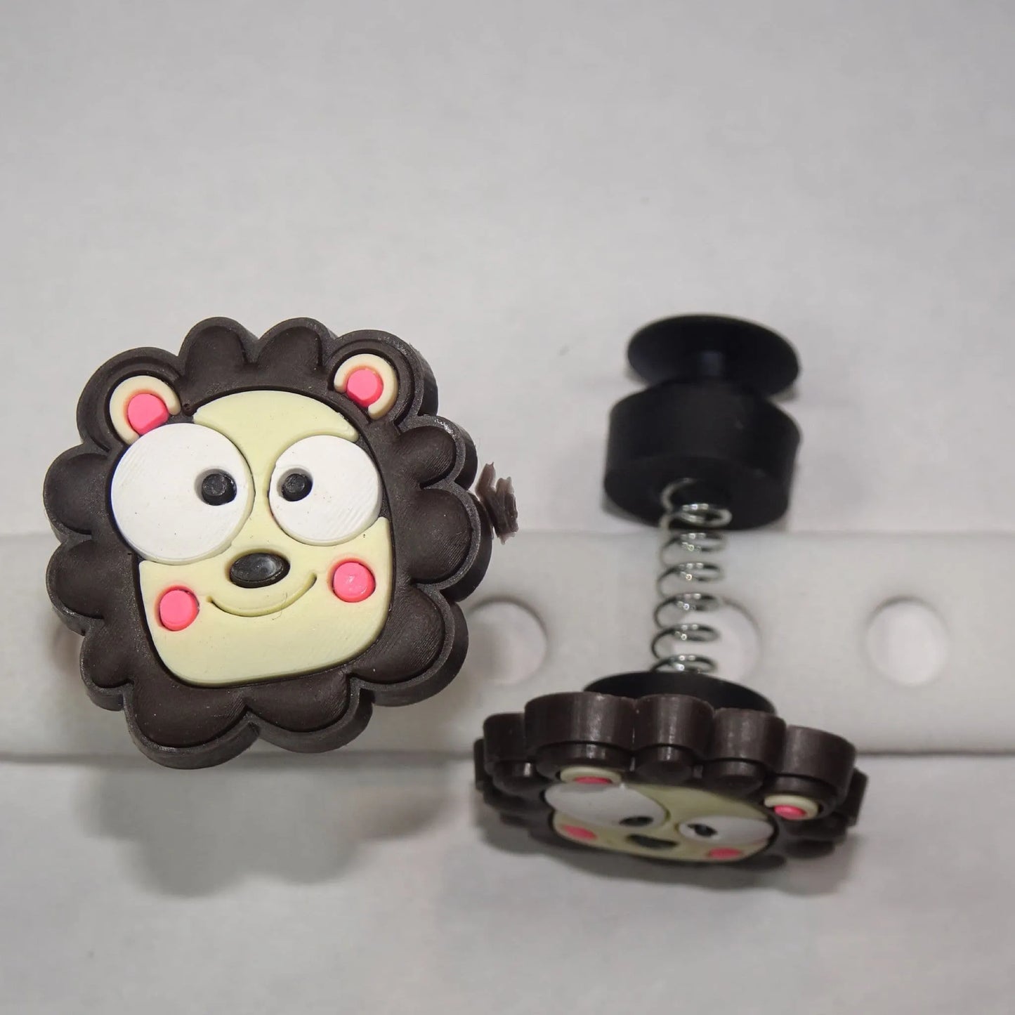 Spring shoe charm - Big eye lion SP41