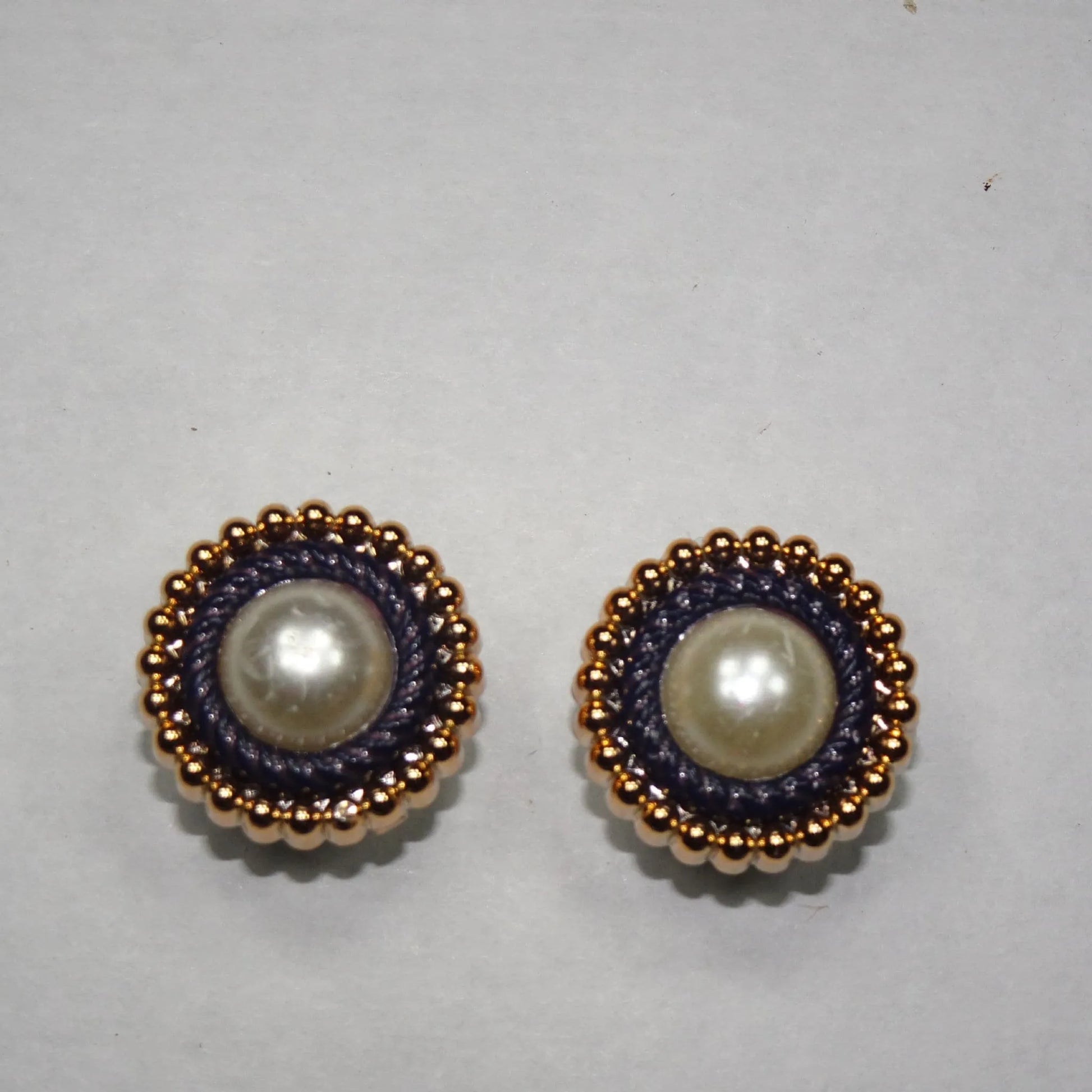 Shoe charms - 2 Embedded clear gems ring surround