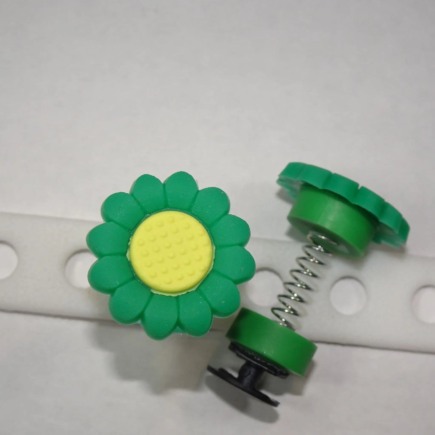 Spring shoe charm - Green petal flower SP13