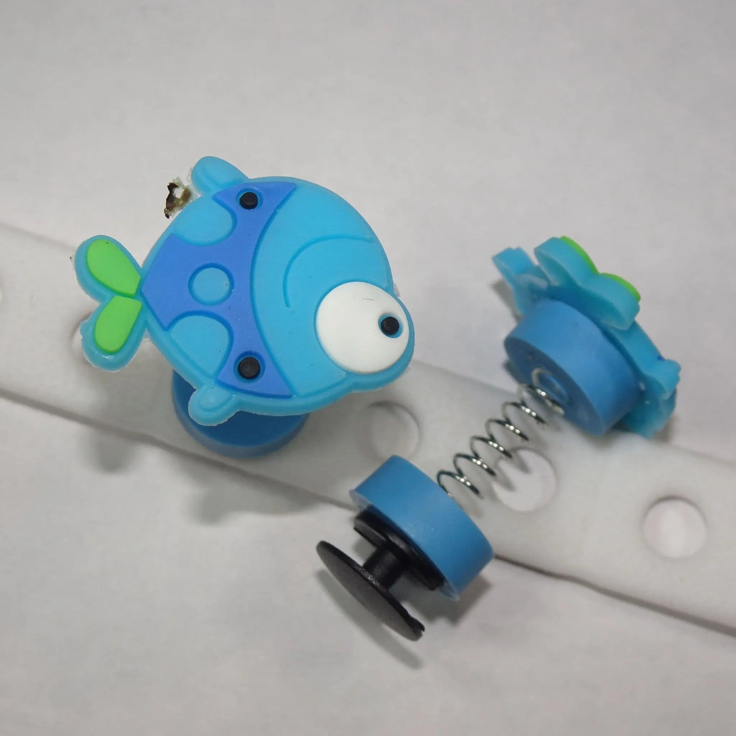 Spring shoe charm - Blue fish SP18
